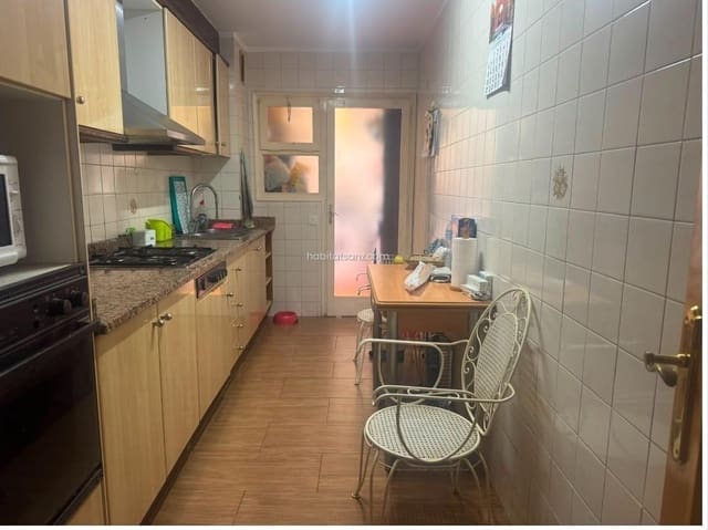 3 makuuhuone Asunto myytävänä paikassa Salt - 175 000 € (Ref: 9975524)