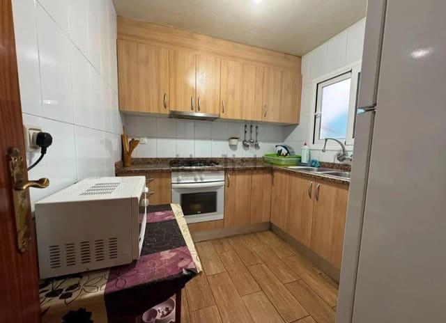 3 makuuhuone Asunto myytävänä paikassa Salt - 139 000 € (Ref: 9975525)