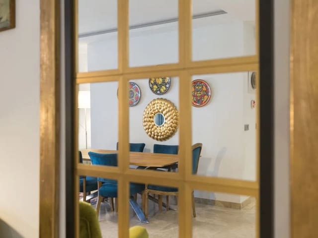 2 makuuhuone Huoneisto myytävänä paikassa Los Naranjos, Marbella mukana uima-altaan 
autotalli - 630 000 € (Ref: 9397820)