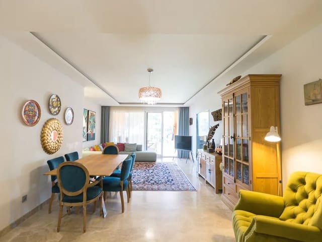 2 makuuhuone Huoneisto myytävänä paikassa Los Naranjos, Marbella mukana uima-altaan 
autotalli - 630 000 € (Ref: 9397820)