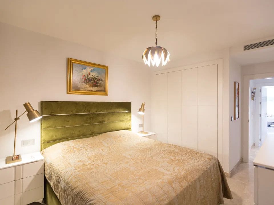 2 makuuhuone Huoneisto myytävänä paikassa Nueva Andalucia mukana uima-altaan 
autotalli - 630 000 € (Ref: 9397820)