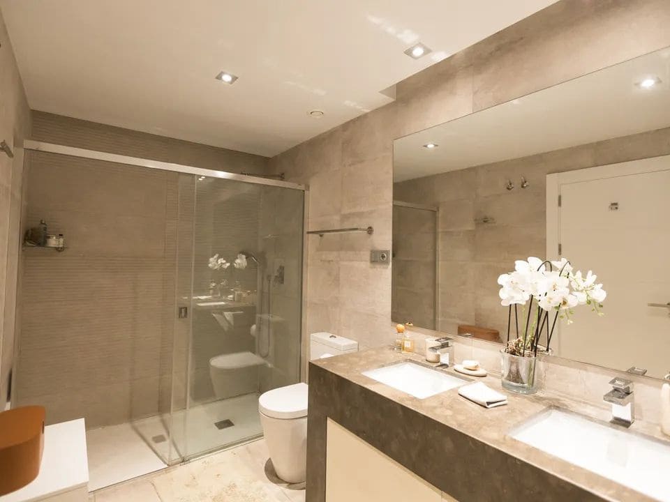 2 makuuhuone Huoneisto myytävänä paikassa Nueva Andalucia mukana uima-altaan 
autotalli - 630 000 € (Ref: 9397820)