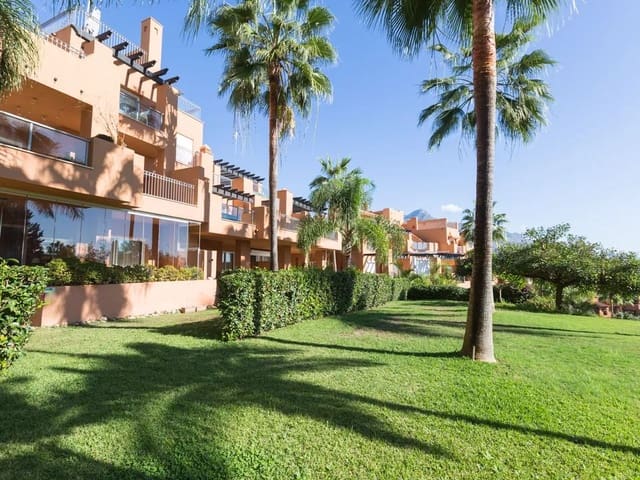 2 makuuhuone Huoneisto myytävänä paikassa Los Naranjos, Marbella mukana uima-altaan 
autotalli - 630 000 € (Ref: 9397820)