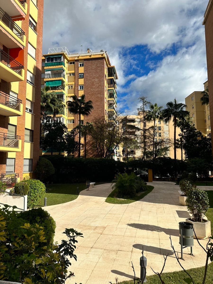 3 soveværelse Lejlighed til salg i Marbella med swimmingpool - € 470.000 (Ref: 9400060)