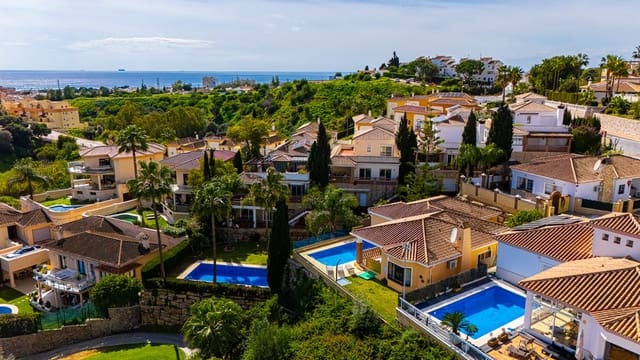 3 makuuhuone Huvila vuokrattavana paikassa Riviera del Sol, Mijas mukana uima-altaan - 3 000 € (Ref: 9438422)