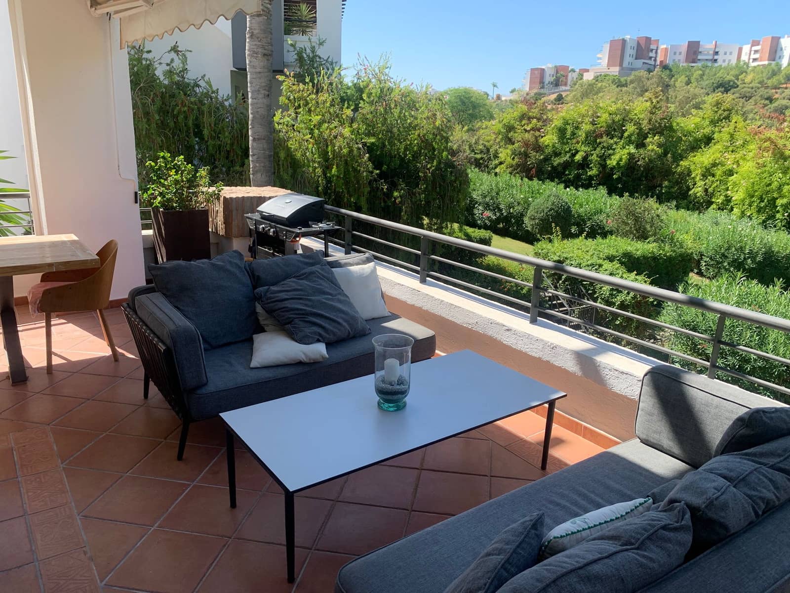 3 slaapkamer Appartement te koop in Benahavis met zwembad garage - € 409.000 (Ref: 9469965)