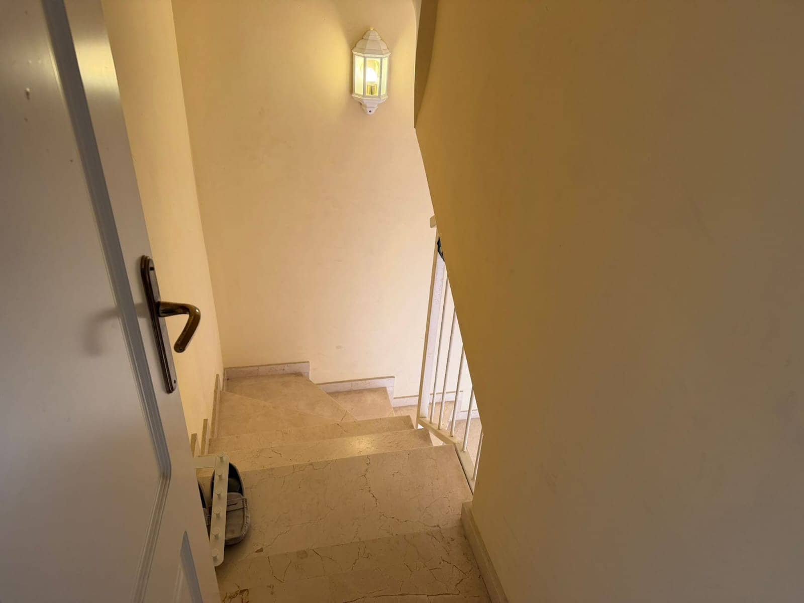 4 soveværelse Byhus til leje i Marbella med swimmingpool garage - € 3.000 (Ref: 9628092)