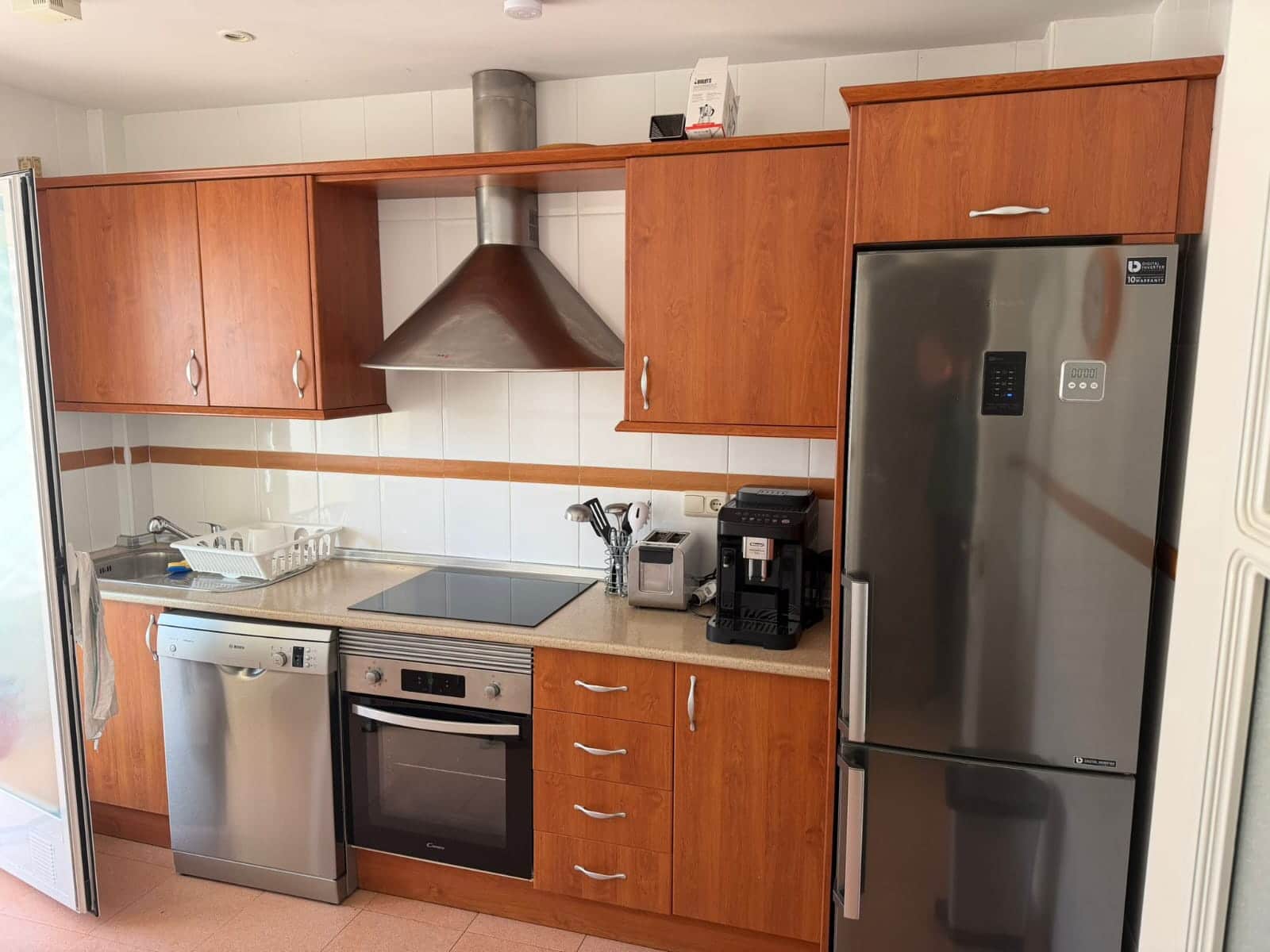 4 soveværelse Byhus til leje i Marbella med swimmingpool garage - € 3.000 (Ref: 9628092)