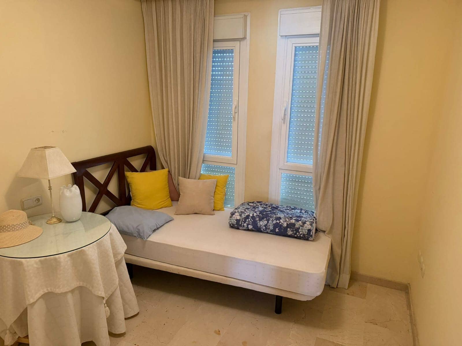 4 soveværelse Byhus til leje i Marbella med swimmingpool garage - € 3.000 (Ref: 9628092)