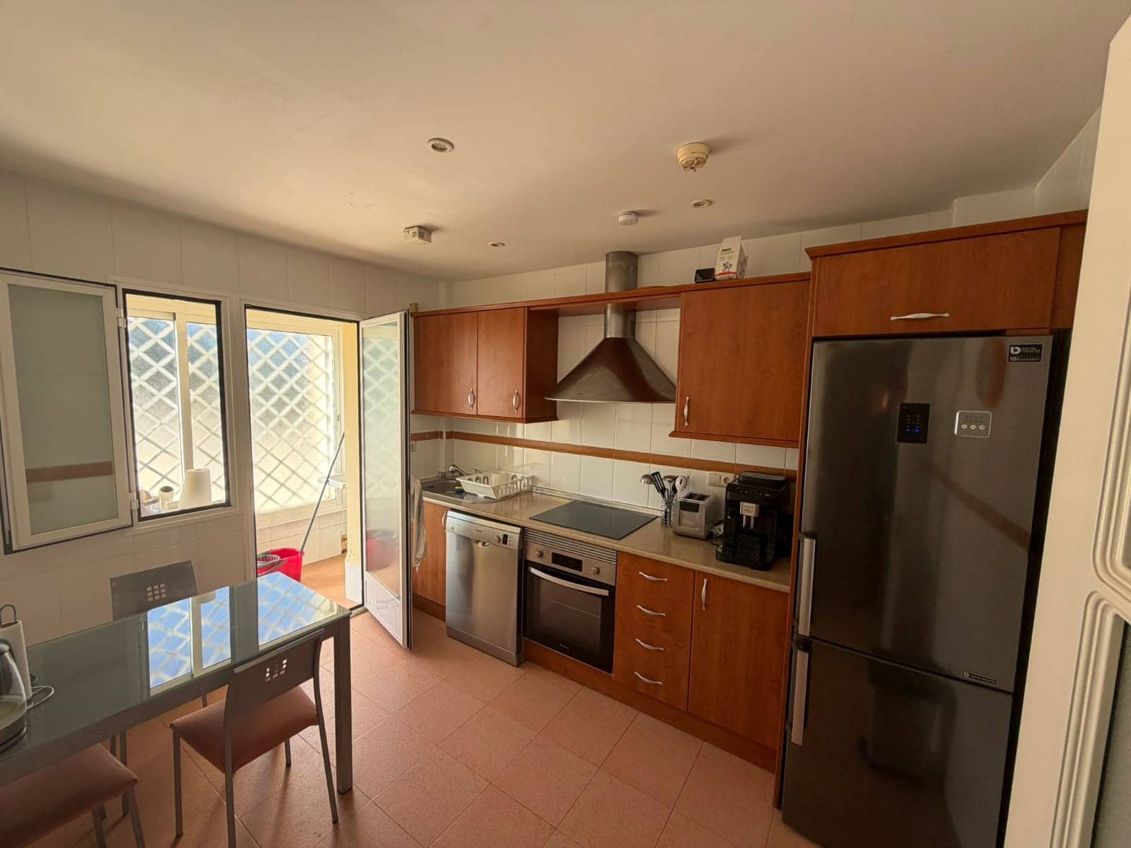4 soveværelse Byhus til leje i Marbella med swimmingpool garage - € 3.000 (Ref: 9628092)