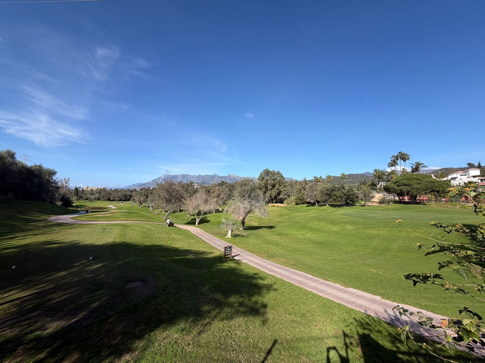 4 soveværelse Byhus til leje i Marbella med swimmingpool garage - € 3.000 (Ref: 9628092)