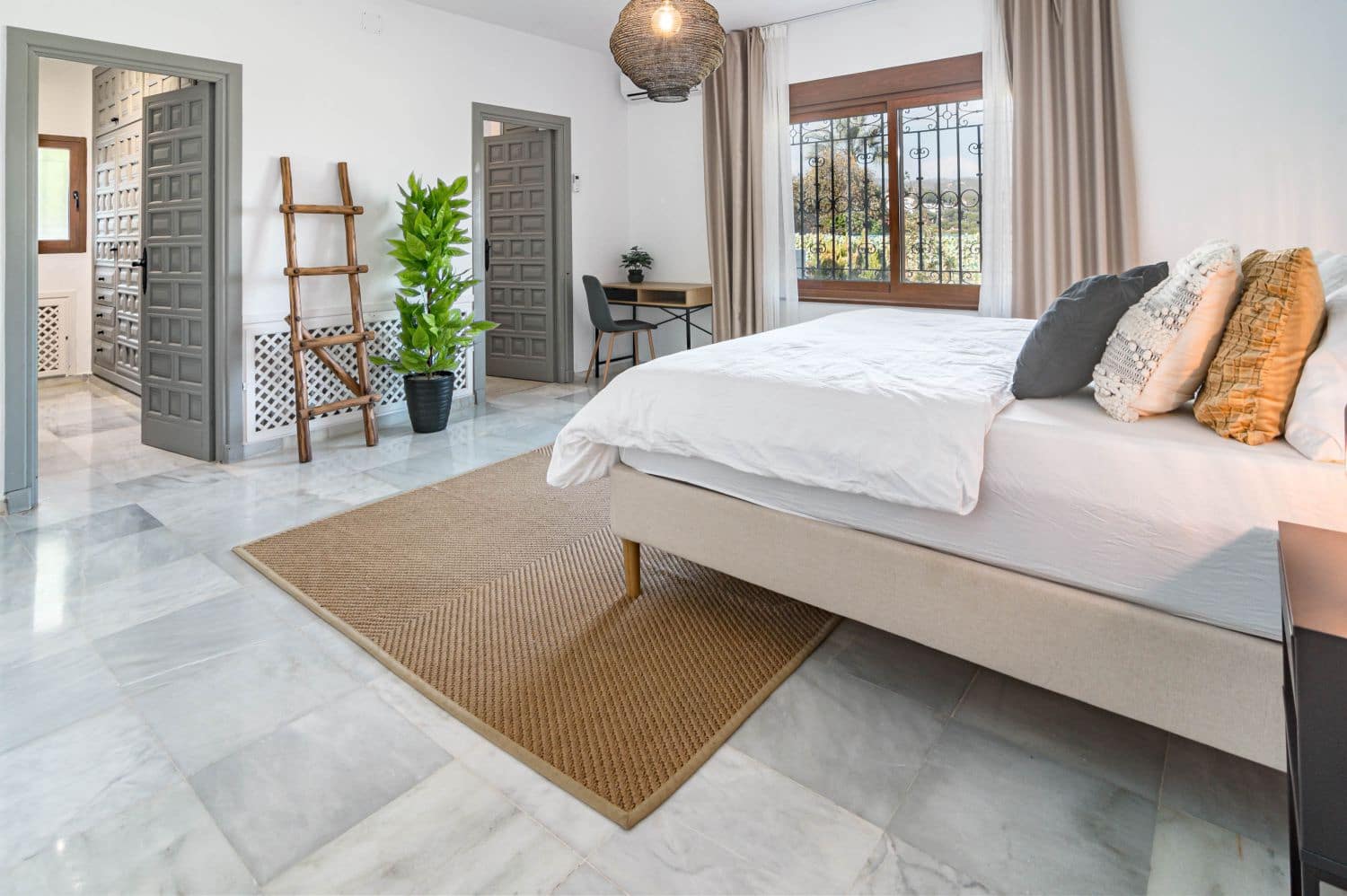 5 sovrum Villa att hyra i Marbella med pool garage - 8 500 € (Ref: 10011146)