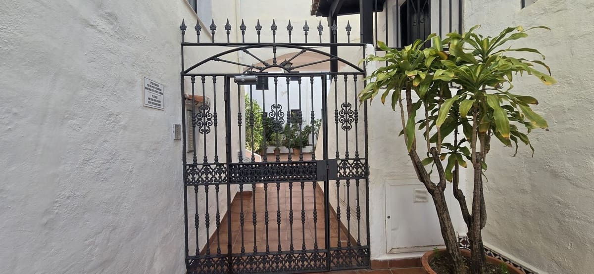 1 sovrum Lägenhet till salu i Puerto Banus med garage - 656 000 € (Ref: 10020389)