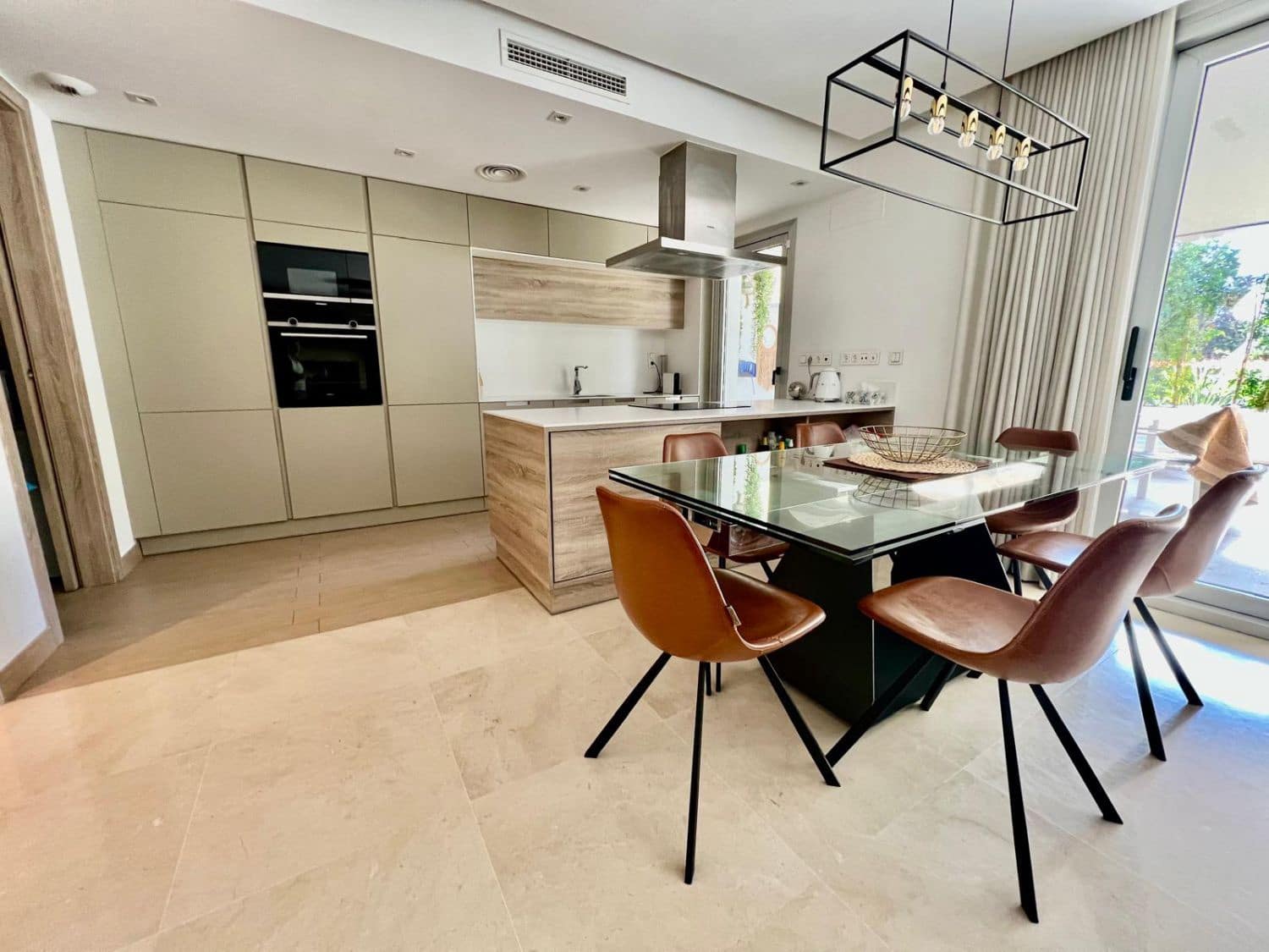 3 Zimmer Apartment zu vermieten in Puerto Banus mit Pool - 4.500 € (Ref: 10022164)
