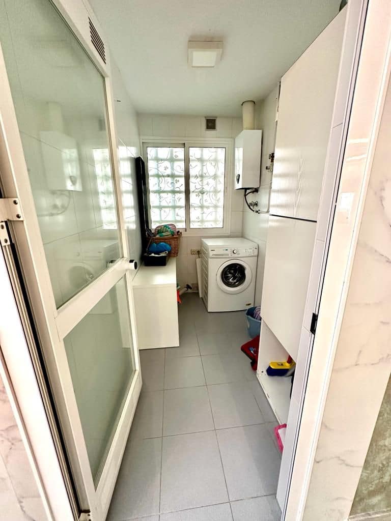 3 soverom Leilighet til leie i Guadalmina med svømmebasseng garasje - € 2 700 (Ref: 10040743)