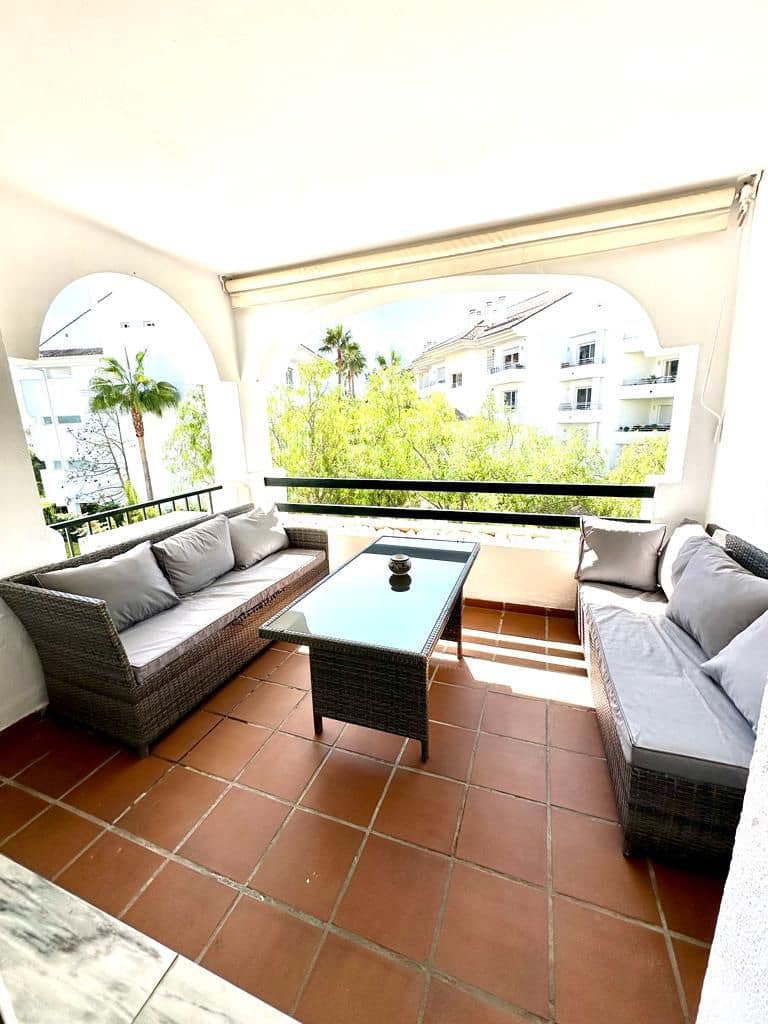 3 soverom Leilighet til leie i Guadalmina med svømmebasseng garasje - € 2 700 (Ref: 10040743)