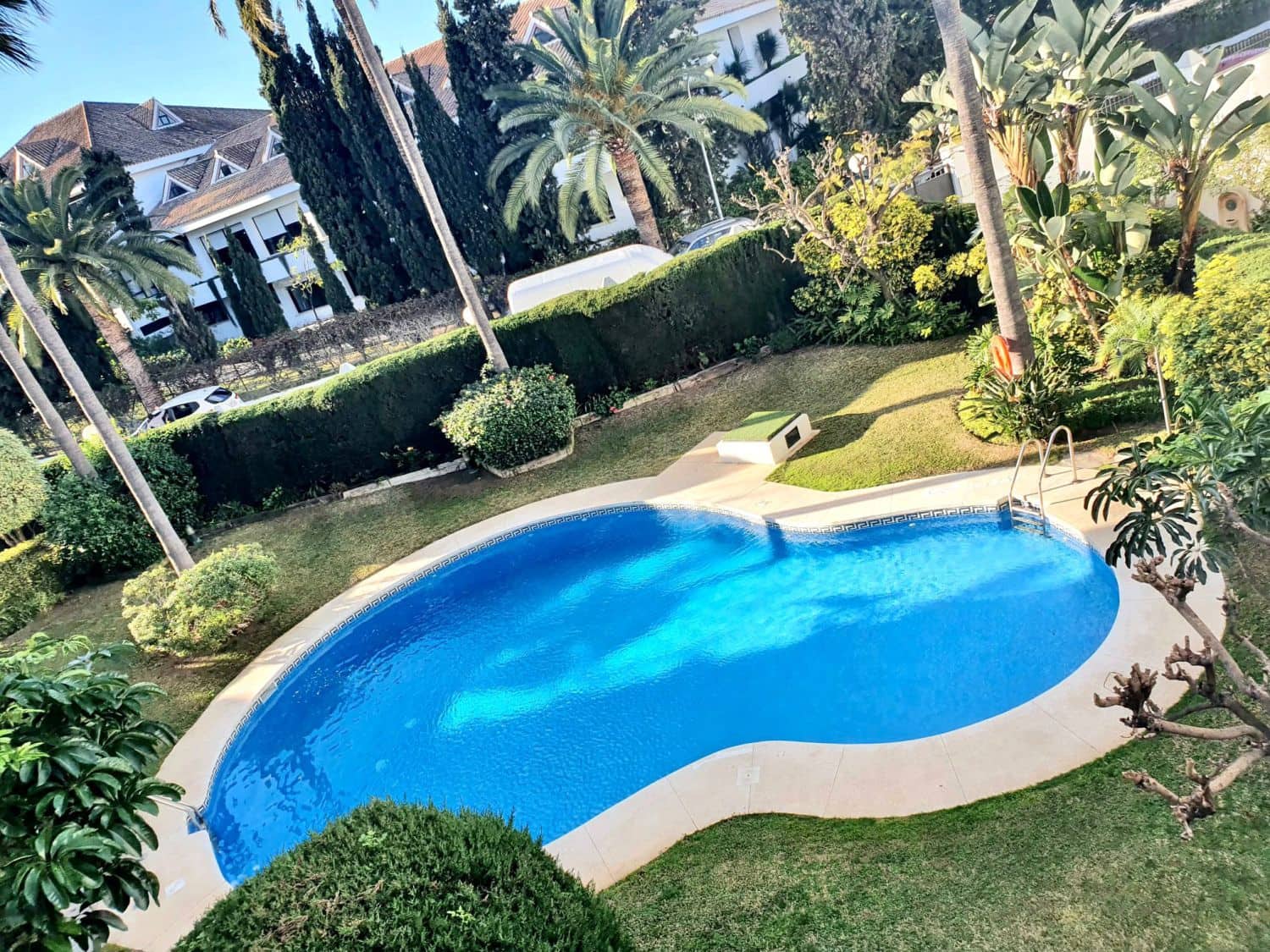 3 soverom Leilighet til leie i Guadalmina med svømmebasseng garasje - € 2 700 (Ref: 10040743)