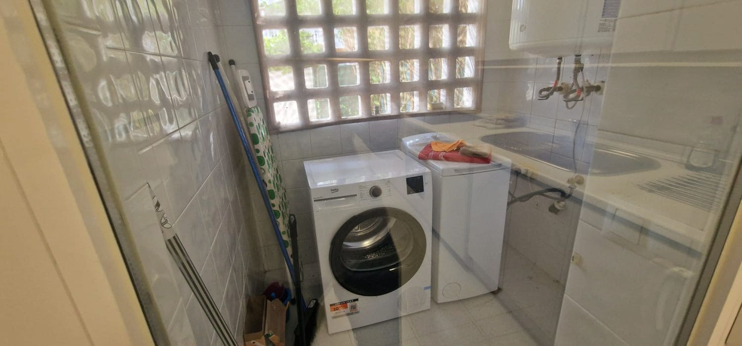 Apartamento de 2 habitaciones en Marbella en alquiler con piscina garaje - 2.100 € (Ref: 10047036)