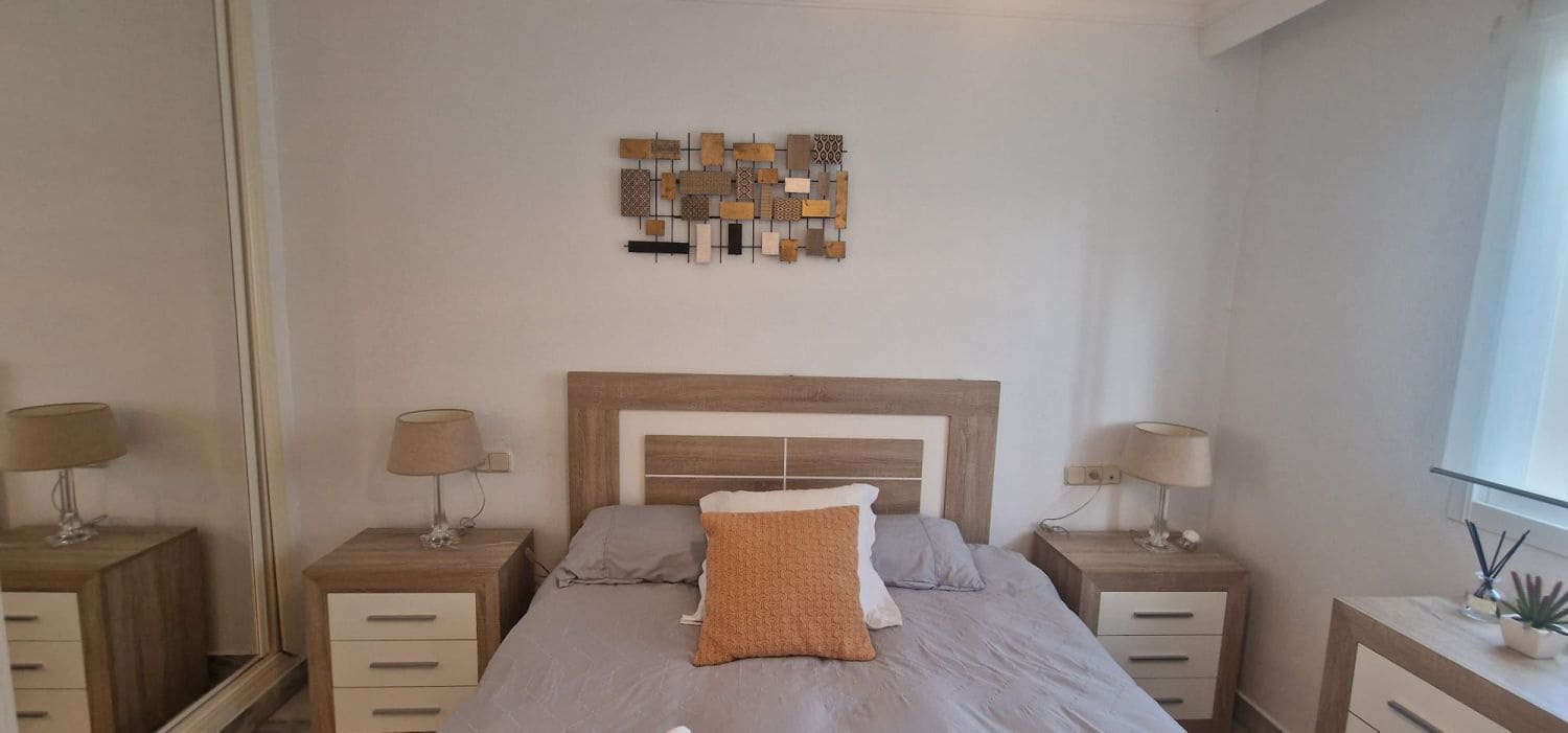 Apartamento de 2 habitaciones en Marbella en alquiler con piscina garaje - 2.100 € (Ref: 10047036)