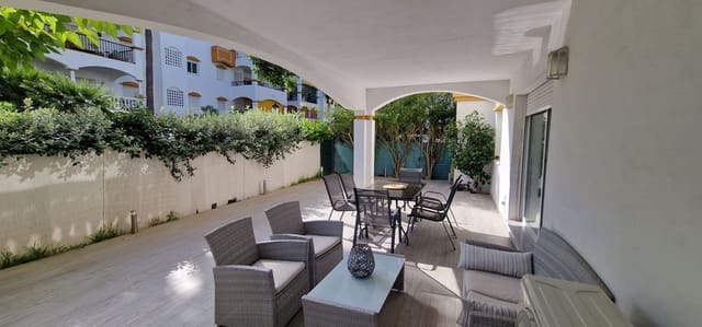 Apartamento de 2 habitaciones en La Dama de Noche - La Alzambra, Marbella en alquiler con piscina garaje - 2.100 € (Ref: 10047036)
