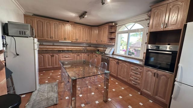 7 makuuhuone Huvila vuokrattavana paikassa La Carolina - Guadalpín, Marbella - 15 000 € (Ref: 10048929)