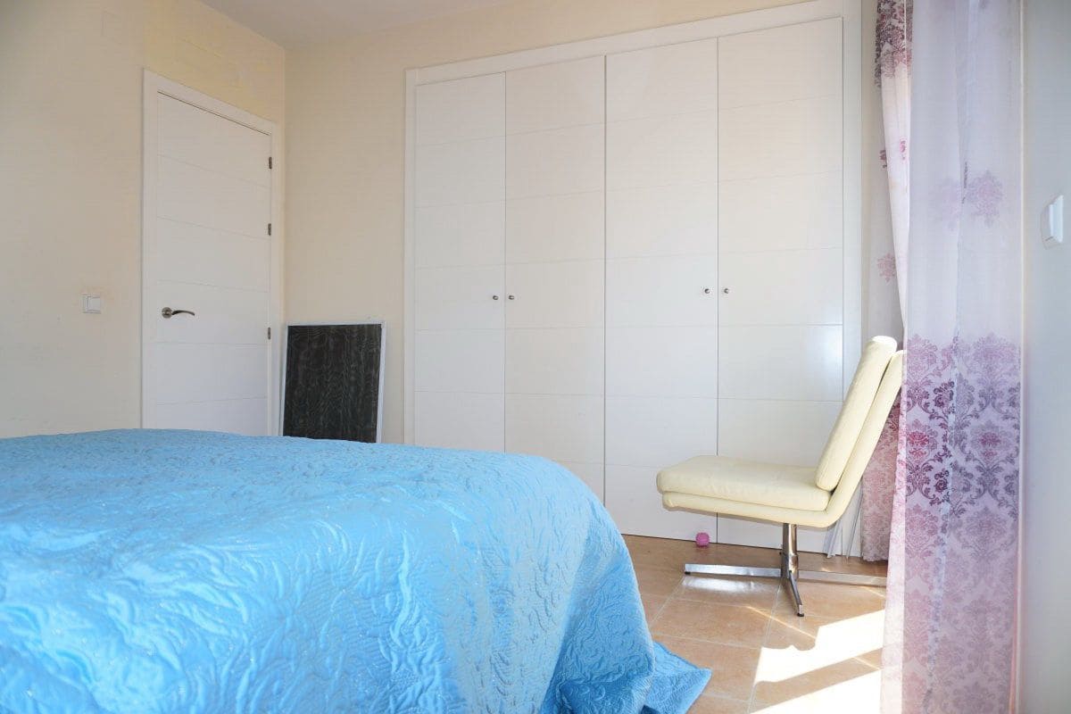 4 quarto Moradia em Banda para venda em El Faro com piscina garagem - 485 000 € (Ref: 10075474)