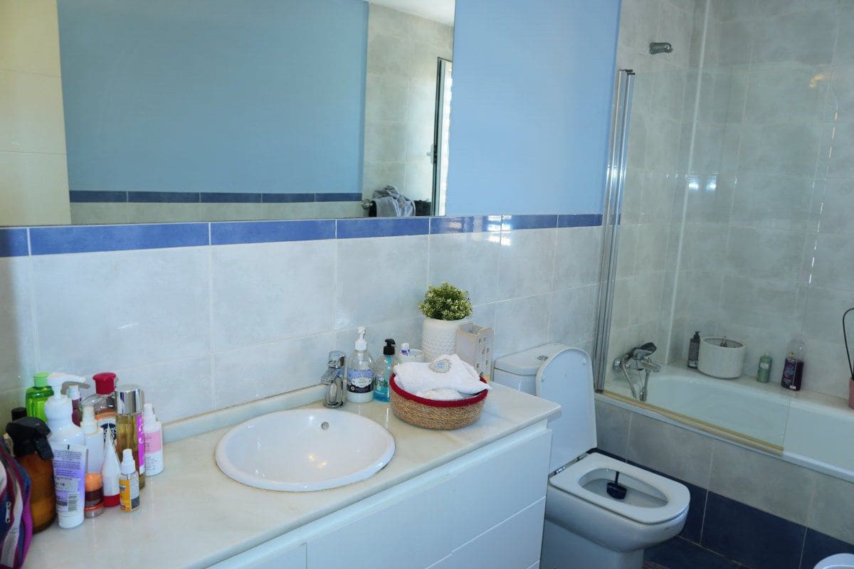 4 quarto Moradia em Banda para venda em El Faro com piscina garagem - 485 000 € (Ref: 10075474)