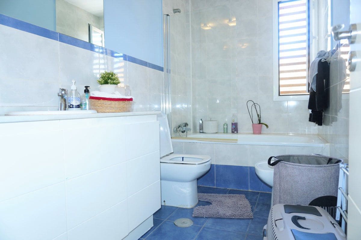 4 quarto Moradia em Banda para venda em El Faro com piscina garagem - 485 000 € (Ref: 10075474)