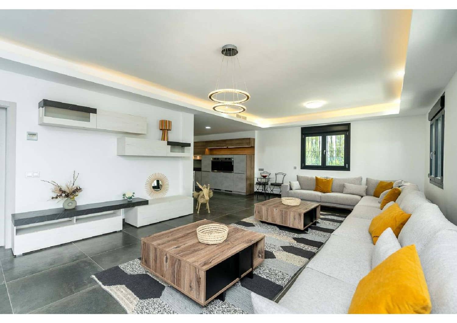 6 slaapkamer Villa te huur in Marbella met zwembad garage - € 13.000 (Ref: 10075475)