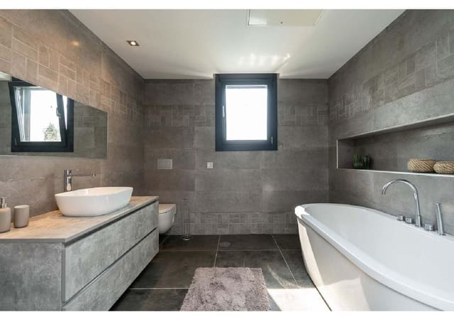 6 slaapkamer Villa te huur in Marbella met zwembad garage - € 13.000 (Ref: 10075475)