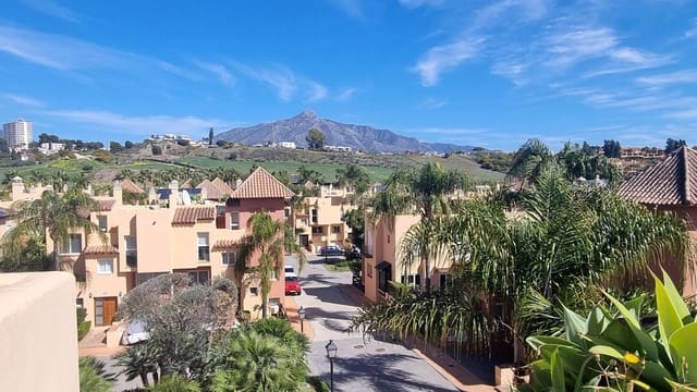 3 sovrum Radhus till salu i Rodeo Alto - Guadaiza - La Campana, Marbella med pool garage - 540 000 € (Ref: 10090724)