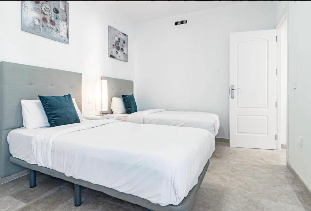 2 bedroom Apartment for rent in Manilva with pool garage - € 1,500 (Ref: 10098179)