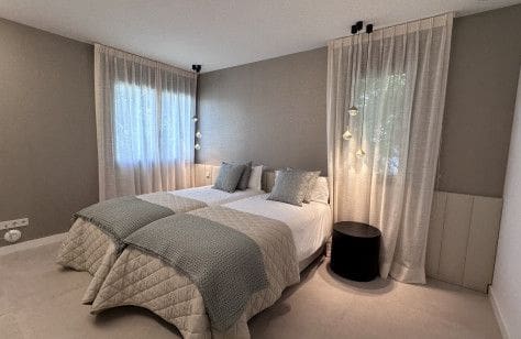 4 soveværelse Villa til salg i Puerto Banus, Marbella med swimmingpool garage - € 2.980.000 (Ref: 10098180)