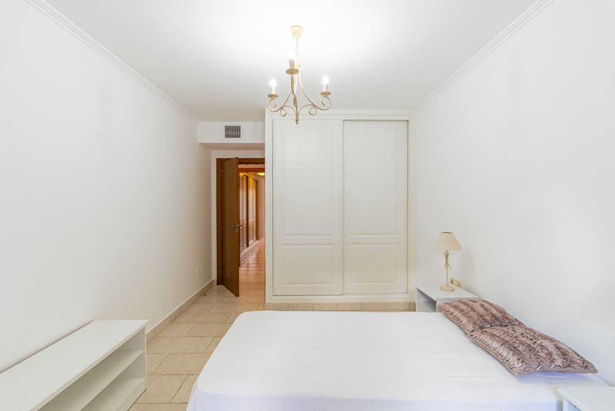 2 chambre Appartement à vendre à Benahavis avec piscine garage - 455 000 € (Ref: 10098181)