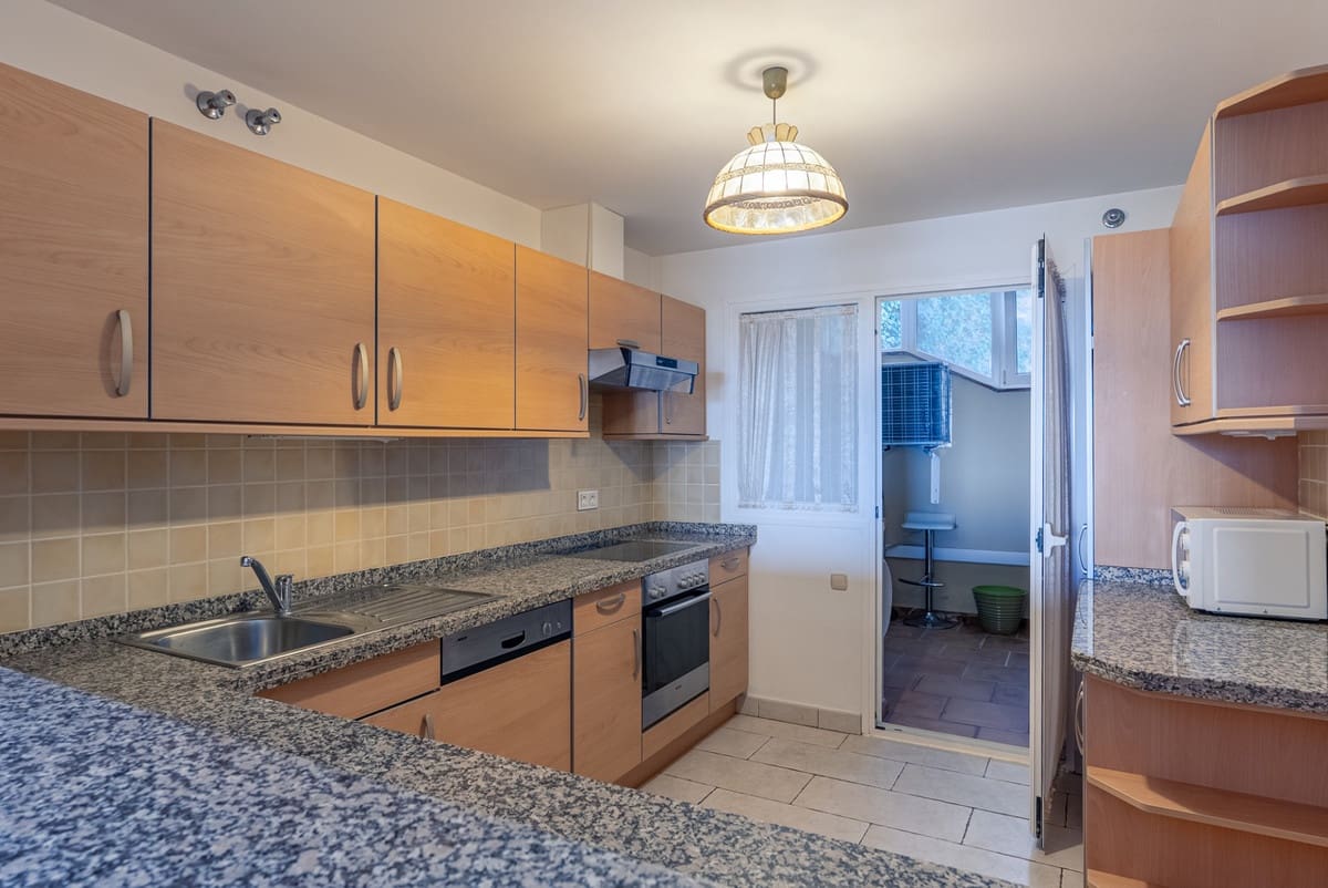 2 chambre Appartement à vendre à Benahavis avec piscine garage - 455 000 € (Ref: 10098181)
