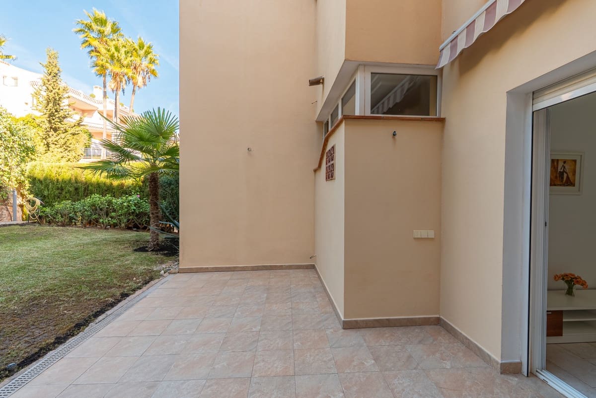 2 chambre Appartement à vendre à Benahavis avec piscine garage - 455 000 € (Ref: 10098181)