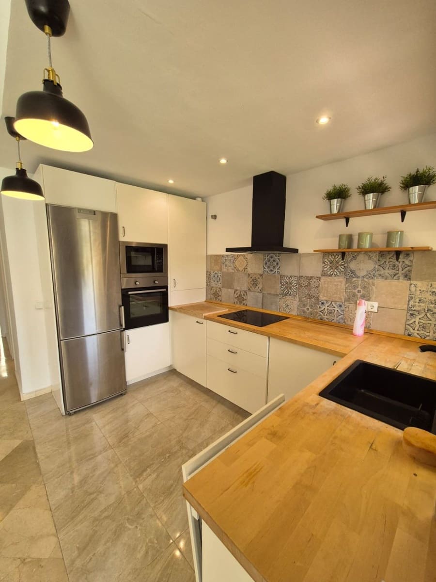 2 soverom Leilighet til salgs i Nueva Andalucia - € 400 000 (Ref: 10109370)