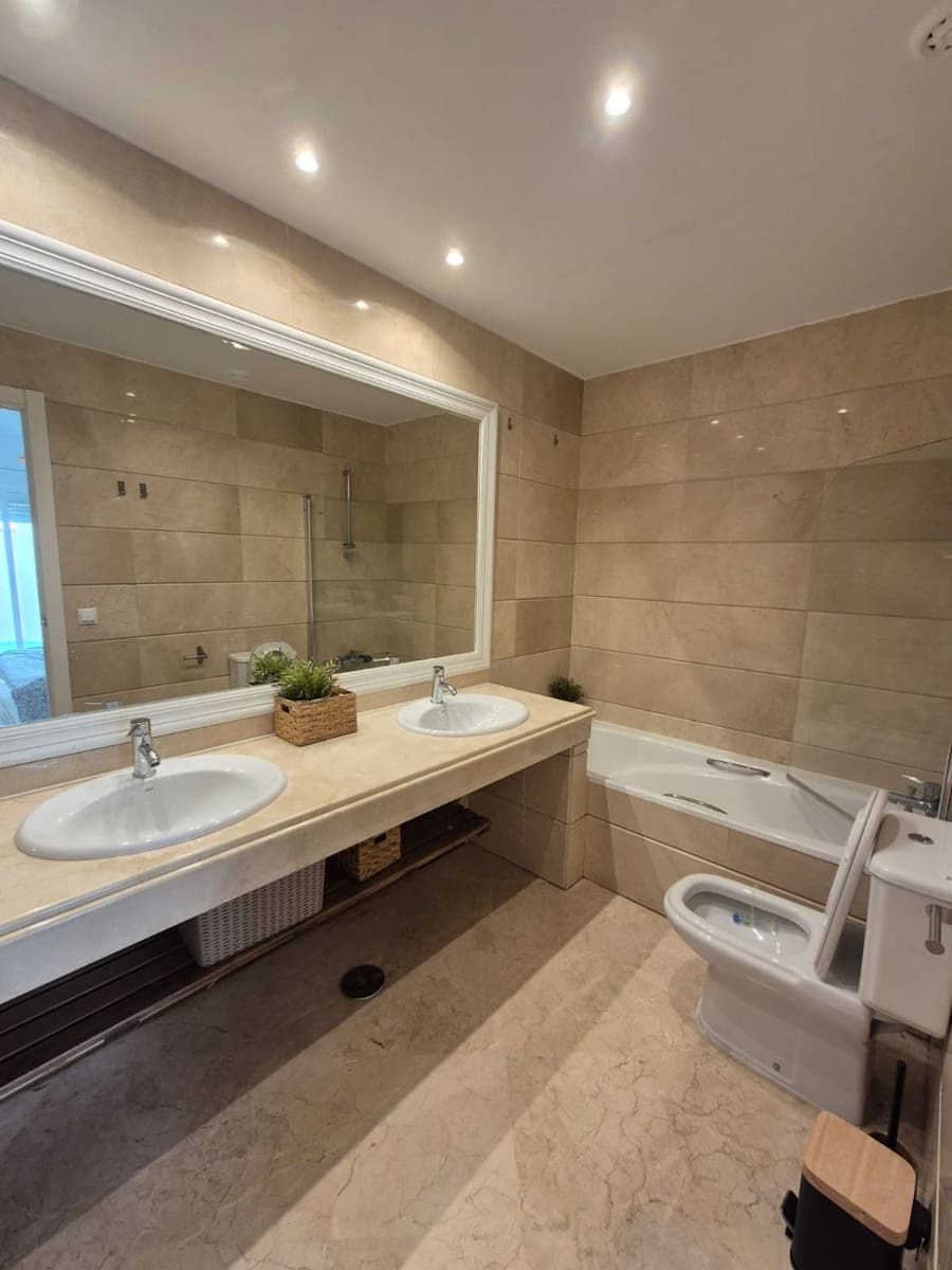 2 soverom Leilighet til salgs i Nueva Andalucia - € 400 000 (Ref: 10109370)
