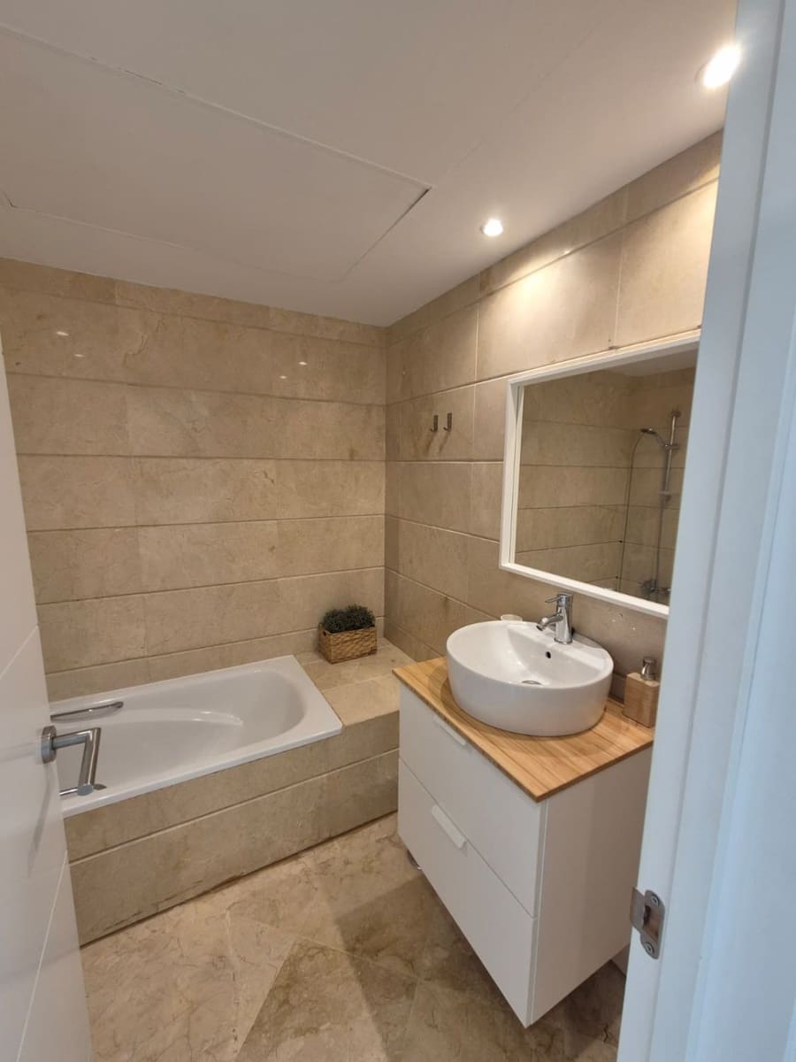2 soverom Leilighet til salgs i Nueva Andalucia - € 400 000 (Ref: 10109370)
