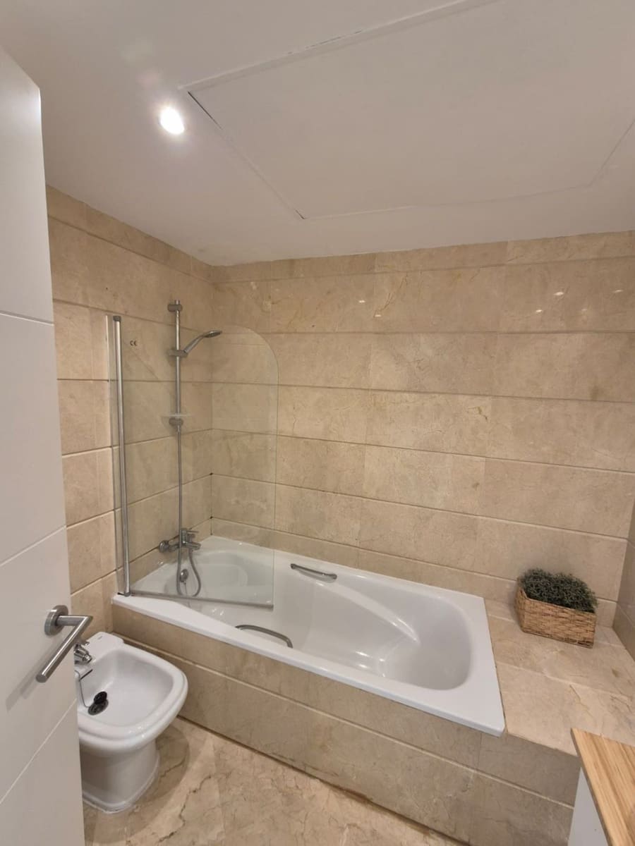 2 soverom Leilighet til salgs i Nueva Andalucia - € 400 000 (Ref: 10109370)