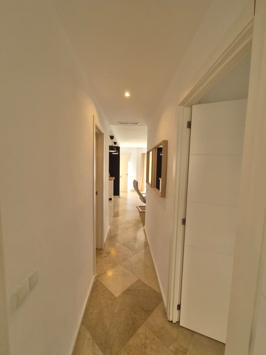 2 soverom Leilighet til salgs i Nueva Andalucia - € 400 000 (Ref: 10109370)