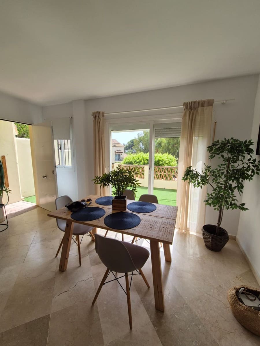 2 soverom Leilighet til salgs i Nueva Andalucia - € 400 000 (Ref: 10109370)