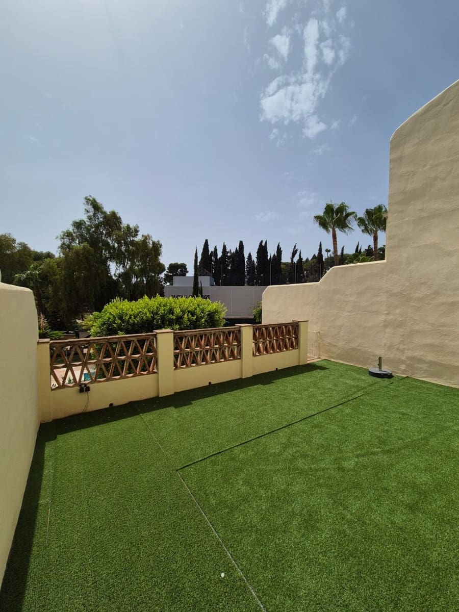 2 soverom Leilighet til salgs i Nueva Andalucia - € 400 000 (Ref: 10109370)