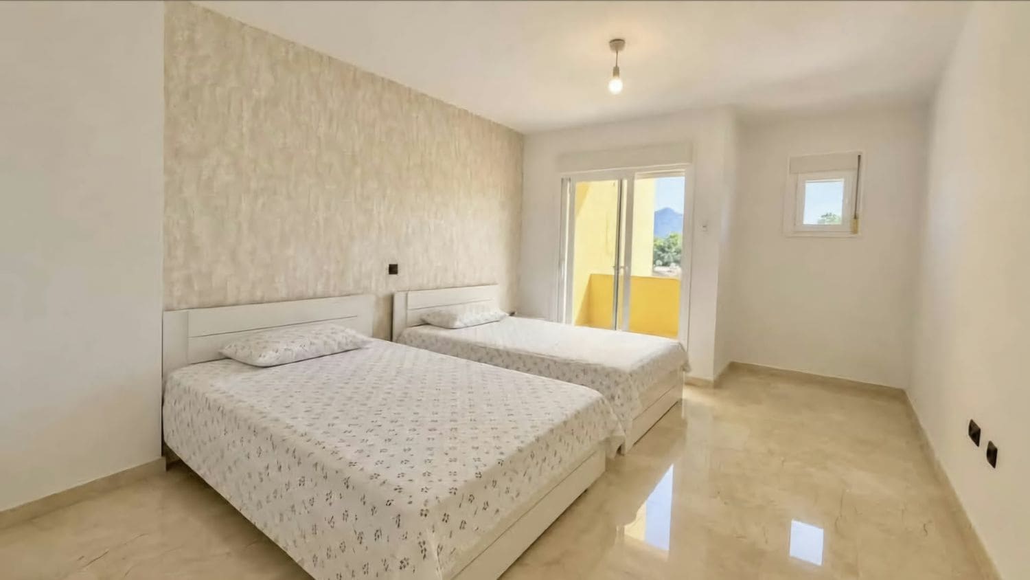 Apartamento de 3 habitaciones en Guadalmina en alquiler - 3.500 € (Ref: 10129013)