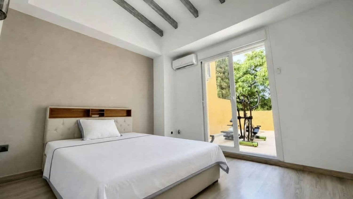 Apartamento de 3 habitaciones en Guadalmina en alquiler - 3.500 € (Ref: 10129013)