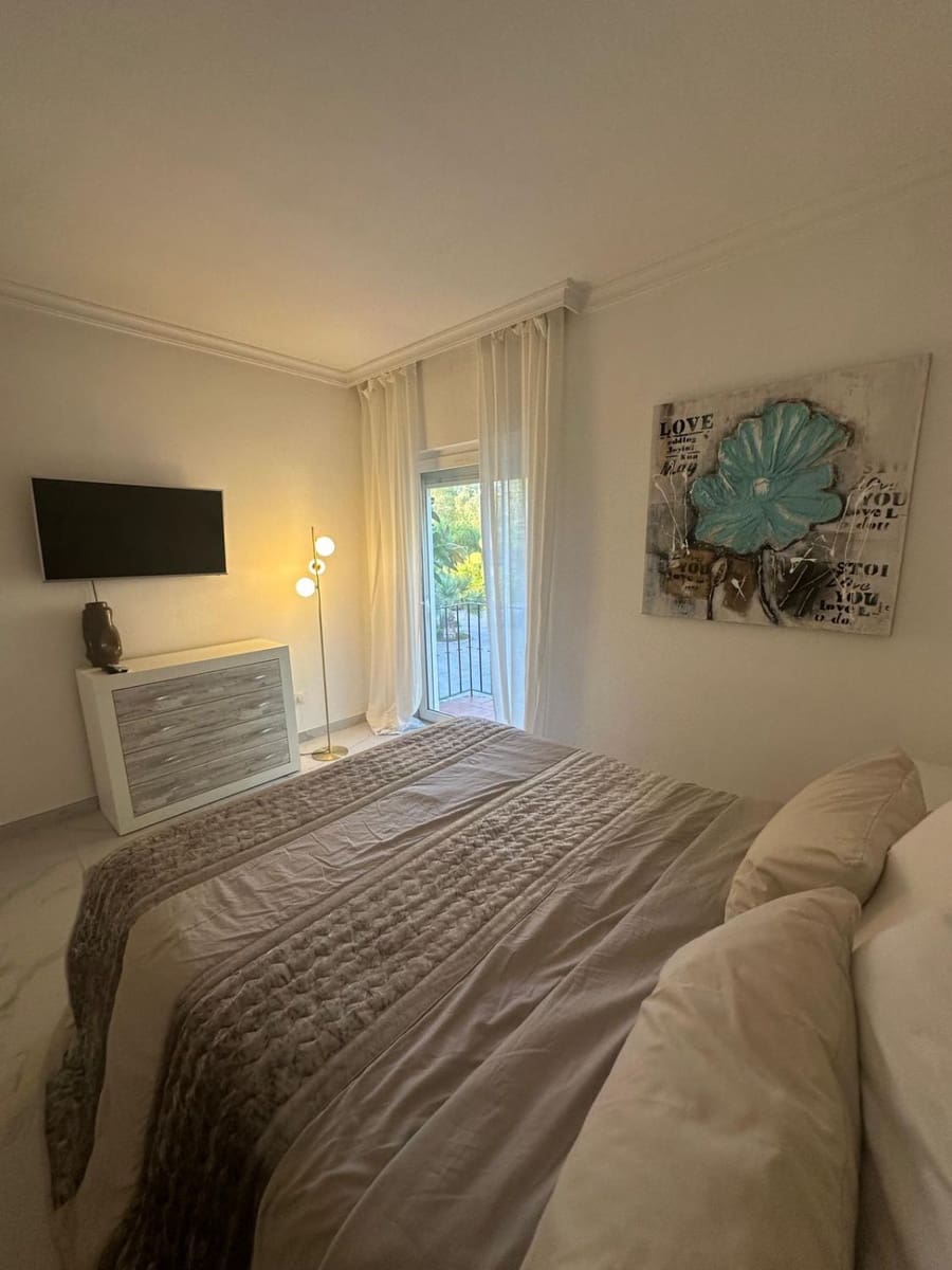 2 bedroom Apartment for rent in Puerto Banus - € 3,500 (Ref: 10129014)