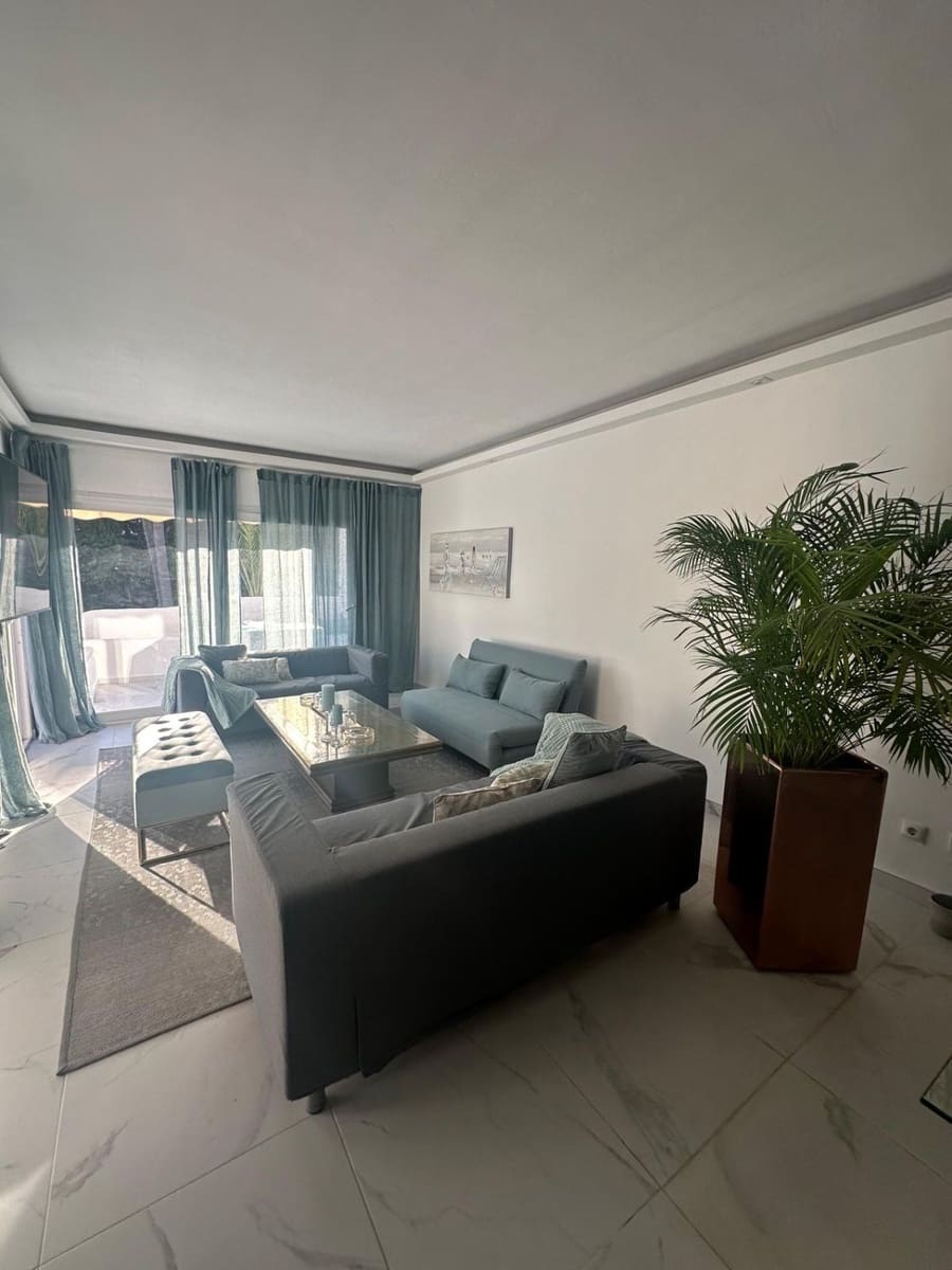 2 bedroom Apartment for rent in Puerto Banus - € 3,500 (Ref: 10129014)