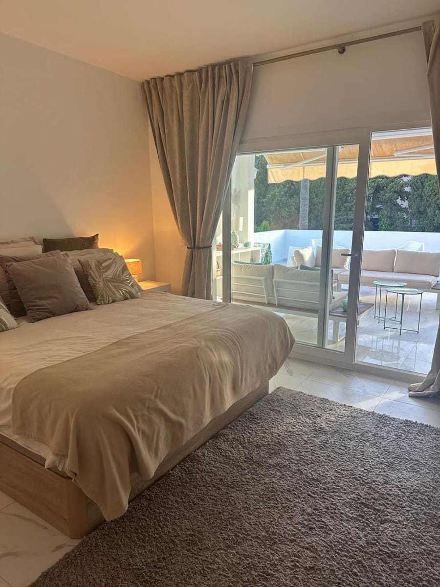 2 bedroom Apartment for rent in Puerto Banus - € 3,500 (Ref: 10129014)