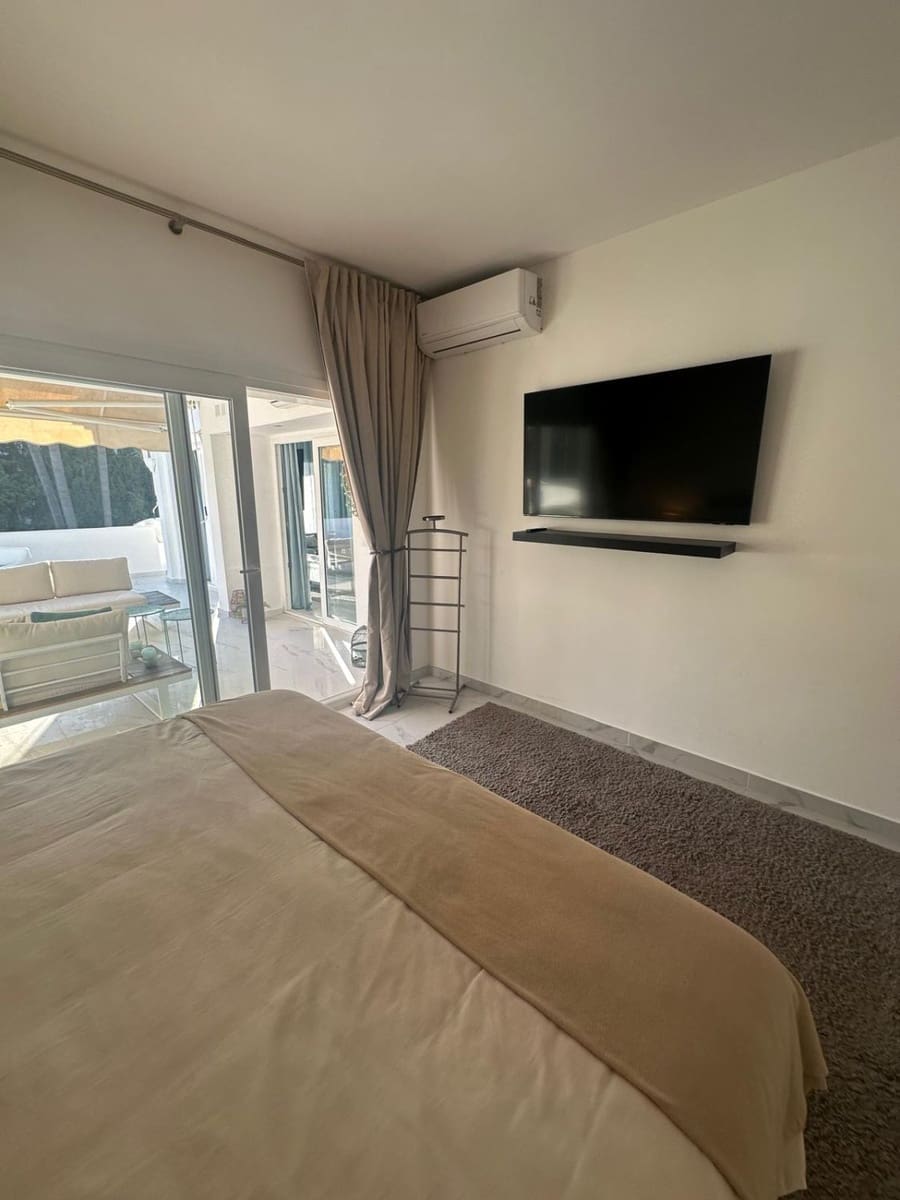 2 bedroom Apartment for rent in Puerto Banus - € 3,500 (Ref: 10129014)