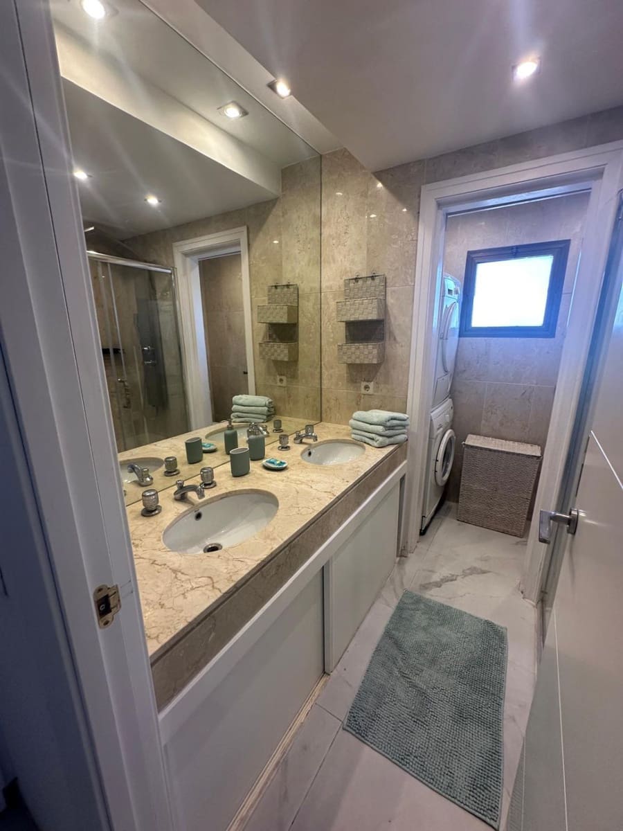 2 bedroom Apartment for rent in Puerto Banus - € 3,500 (Ref: 10129014)
